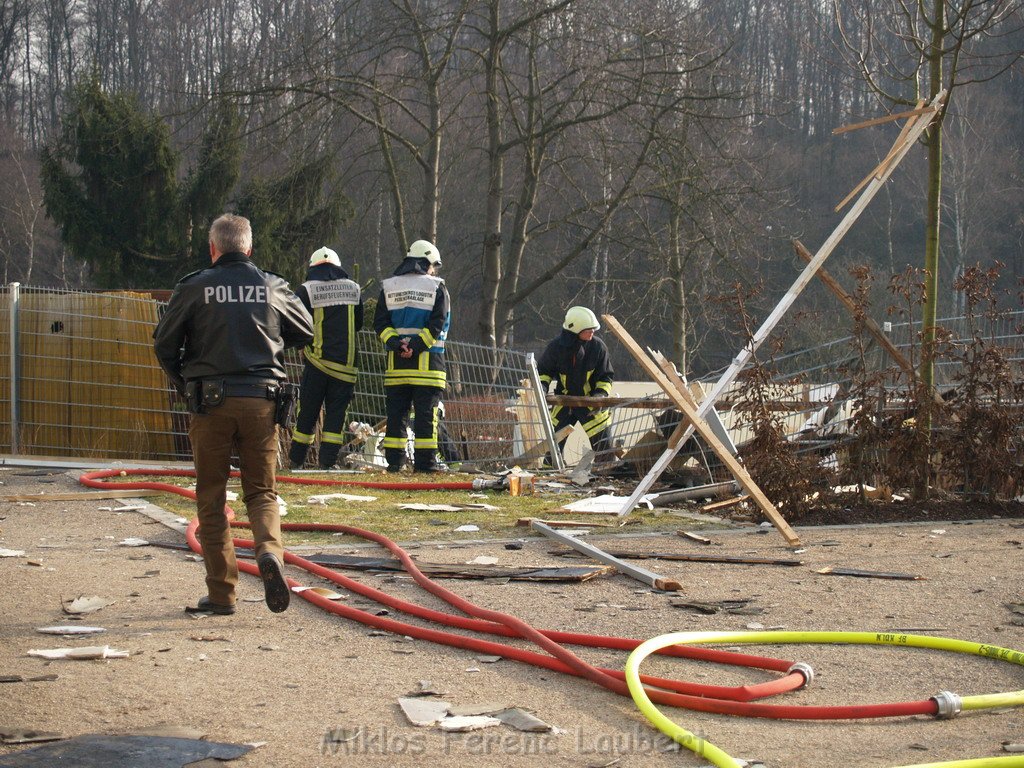 Gartenhaus in Koeln Vingst Nobelstr explodiert   P018.JPG